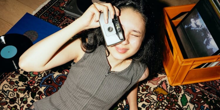 The Reason Gen Z Is Obsessed With The ‘90s Says Something Deeper About Today’s Kids