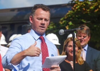 Three-Way GOP Race Heats Up As China Deal Haunts Hopeful