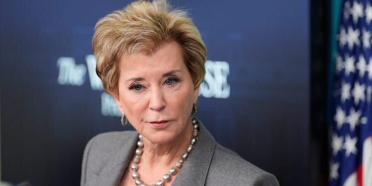 Trump administration giving unclear graduate student loan guidance: Financial aid group