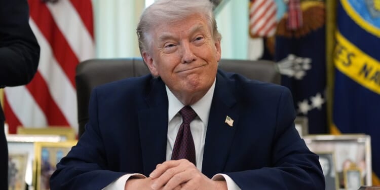 Trump signs order aimed at reforming college sports