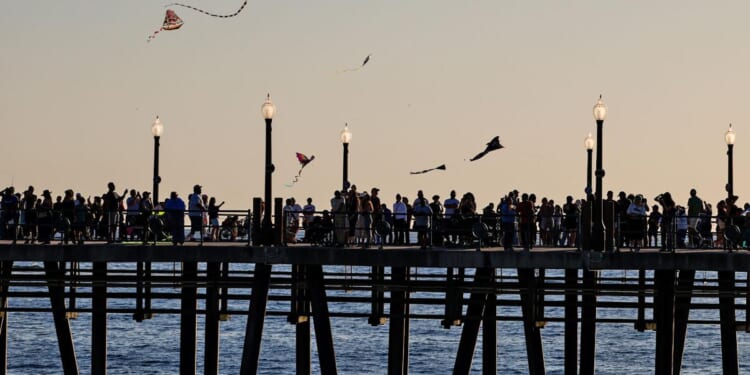 Redondo Beach Pier evacuated due to 'suspicious circumstance' dispatch call