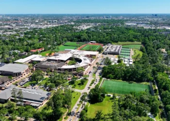 Headmaster of Elite Houston School Resigns Amid Controversy Over Award to Students Who Erased Israel From Map