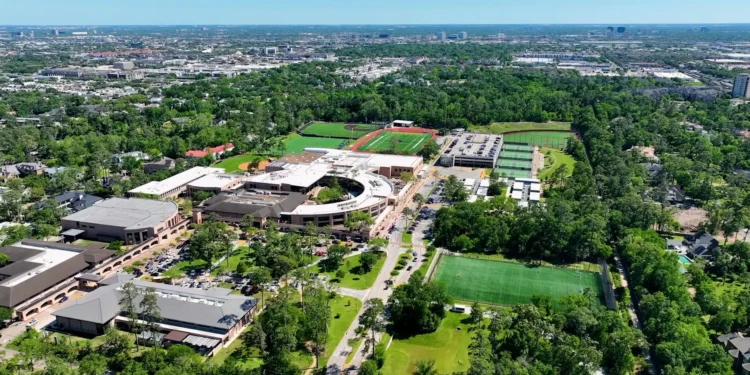 Headmaster of Elite Houston School Resigns Amid Controversy Over Award to Students Who Erased Israel From Map