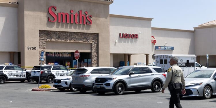 Gunman kills ex-wife and her new husband in Vegas grocery store: cops