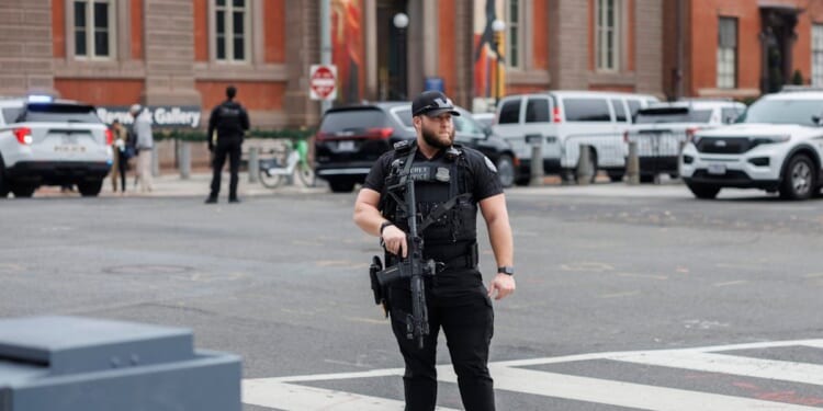 Bullets Fly Near White House As Secret Service Locks Everything Down