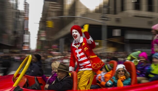 Famous Fast-Food Mascot Unleashes a McFlurry of Patriotism at Minor League Baseball Game – Twitchy