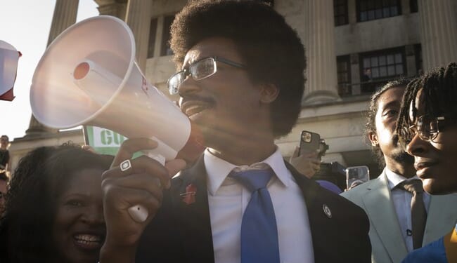 Here’s TN State Rep. Justin Pearson Doing More Performative In-Your-Face Nonsense – Twitchy