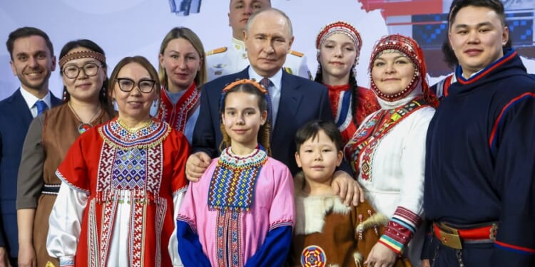 Russia, slipping in Ukraine, is now also losing its grip in Mali