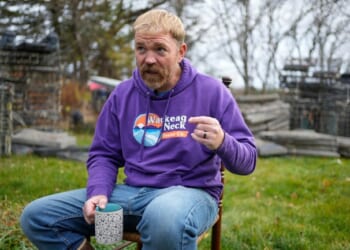 The Trust-Fund Kid Dressed Up as Maine’s Oyster Farmer – Twitchy