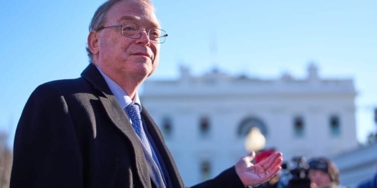 Trump economic adviser: 'Credit card spending is through the roof'