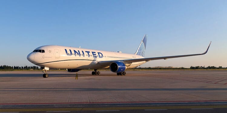 United Airlines Plane Hits Bakery Truck Moments Before Landing